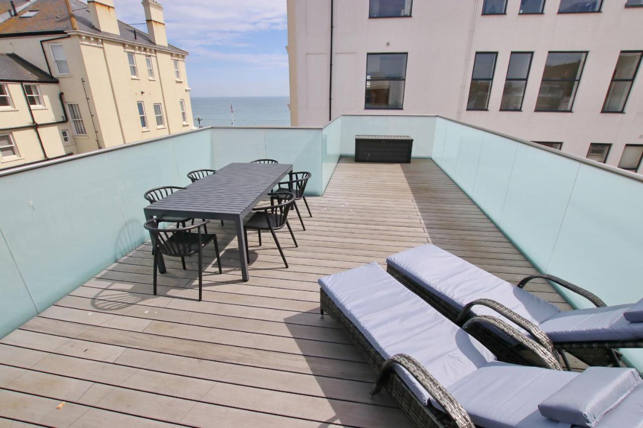 Modern Home For Small Groups By Stones Throw Apartments - Free Parking - Sea View Уърдинг Екстериор снимка
