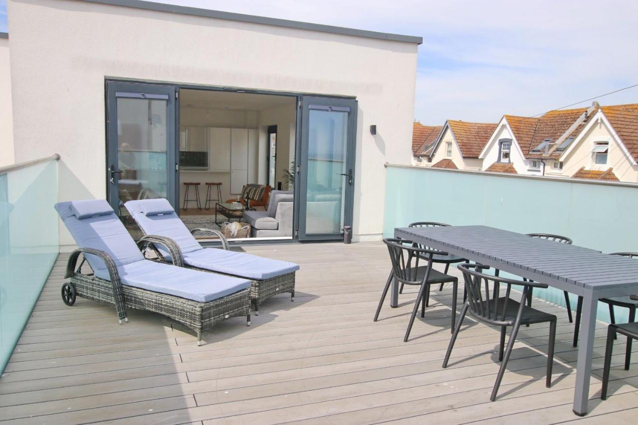 Modern Home For Small Groups By Stones Throw Apartments - Free Parking - Sea View Уърдинг Екстериор снимка
